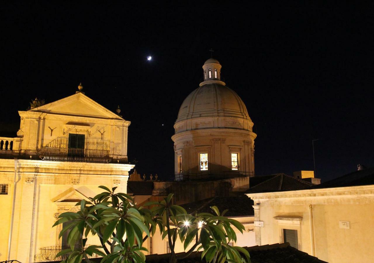 Casa Camelia Villa Noto Esterno foto